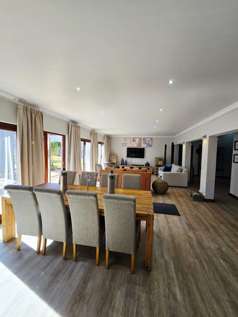 4 Bedroom Property for Sale in Flamwood North West
